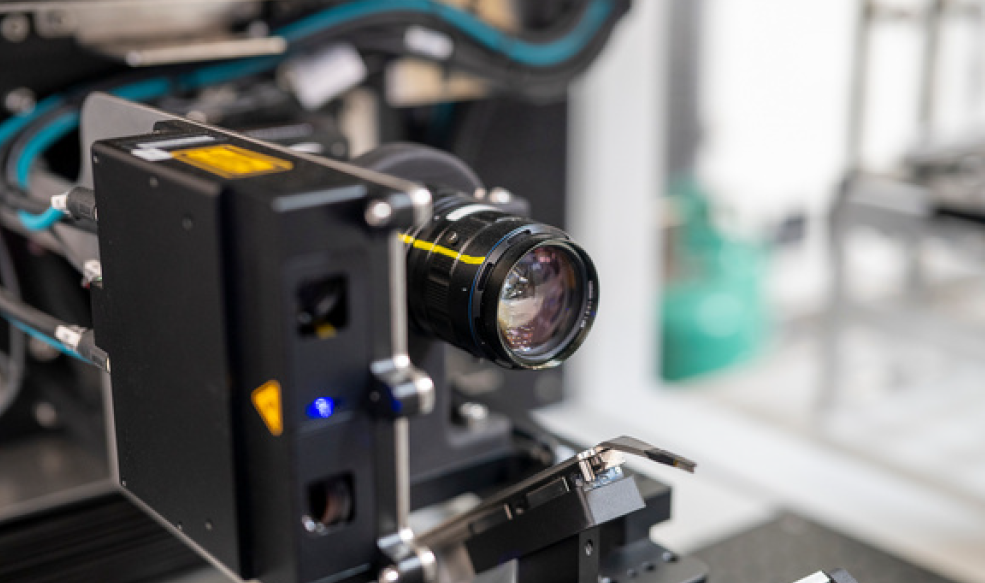 Une image contenant machine, Instrument optique, Caméras et optique, Appareils électroniques

Le contenu généré par l’IA peut être incorrect.